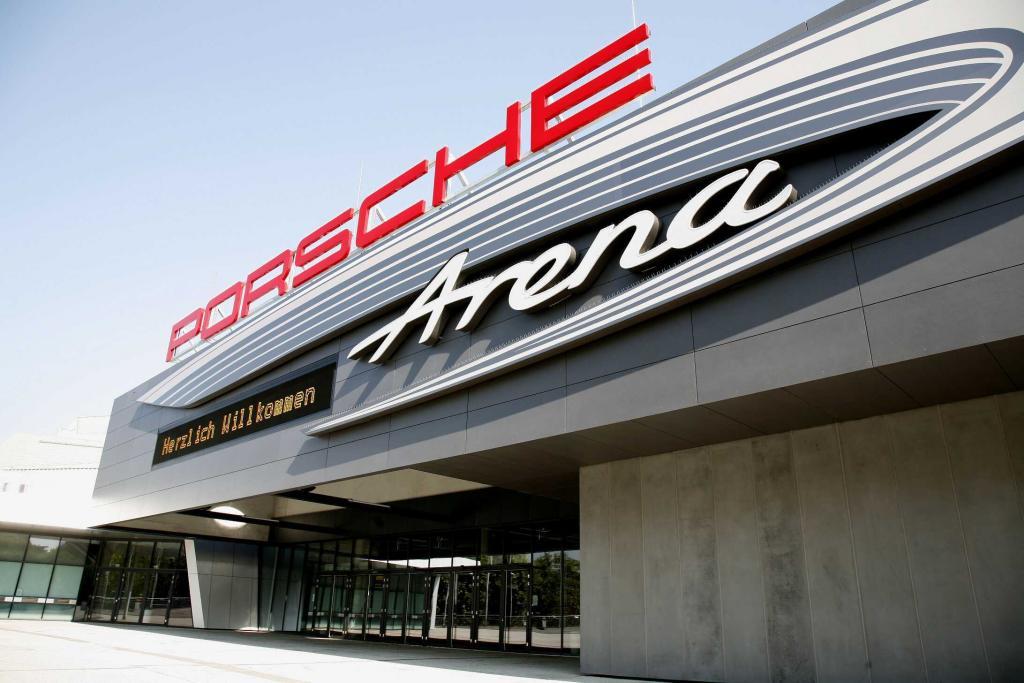 Porschearena Stuttgart: Eingangsbereich außen | DIETRICH Sicherheitstechnik